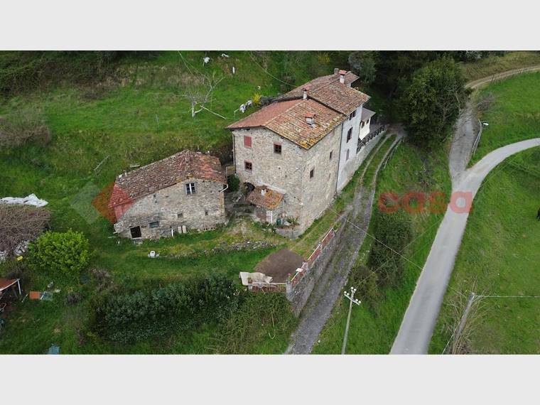 Casa di Pietra, stone townhouse in Tereglio